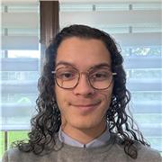 Étudiant voulant transmettre ce doux savoir des maths
